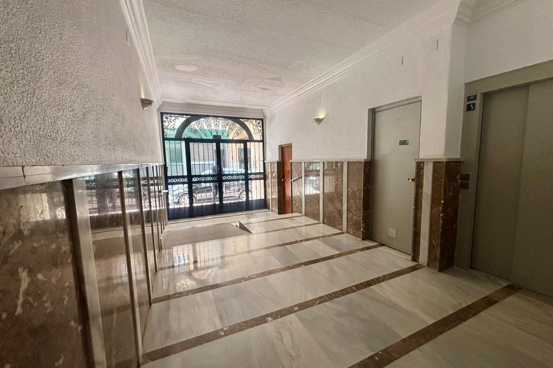 Revente - Apartment -
Torrevieja