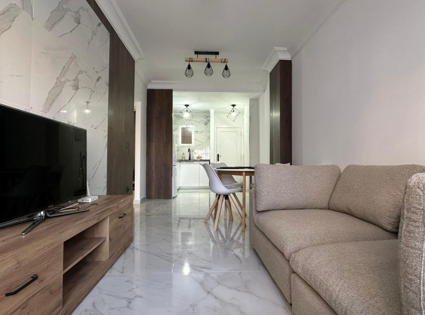 Revente - Apartment -
Torrevieja