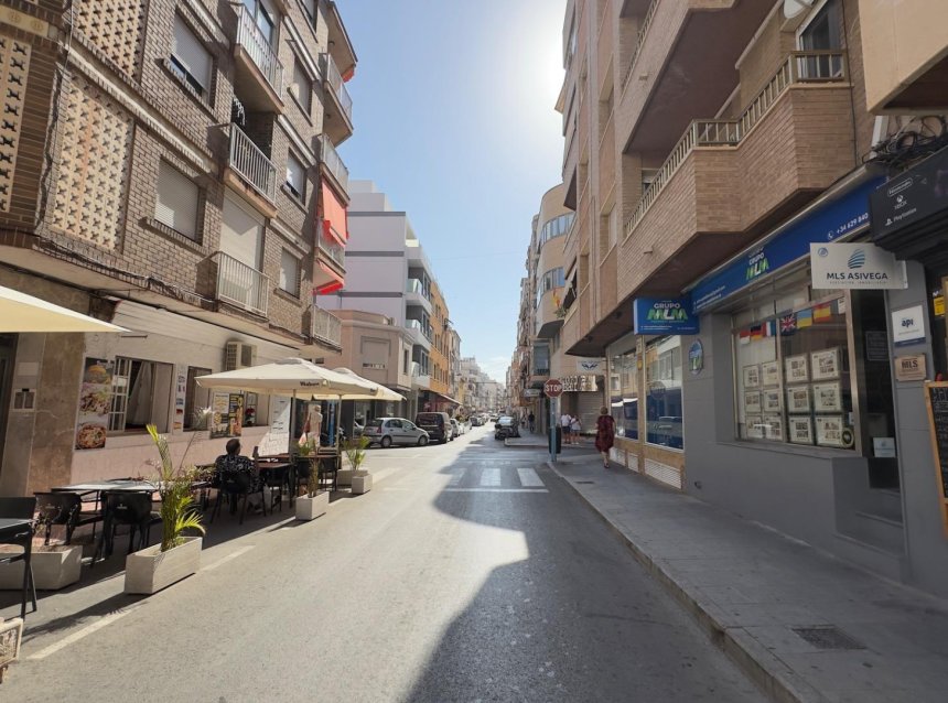 Revente - Apartment -
Torrevieja