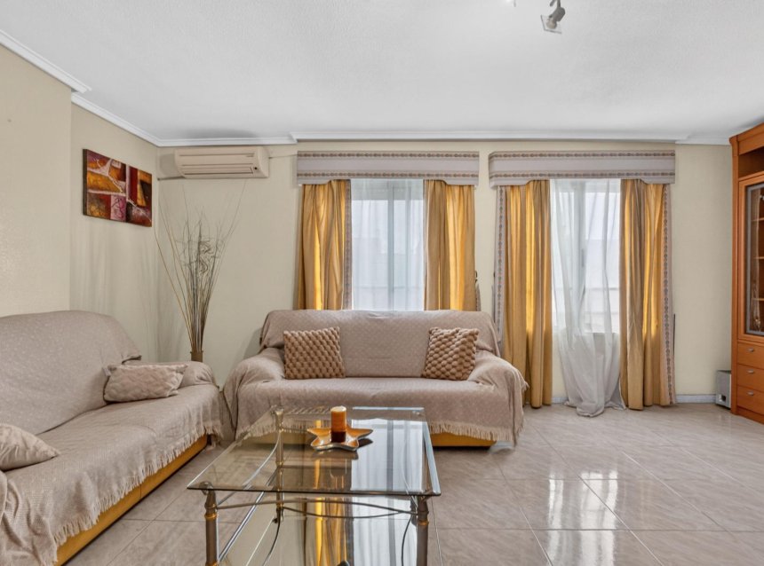 Revente - Apartment -
Torrevieja