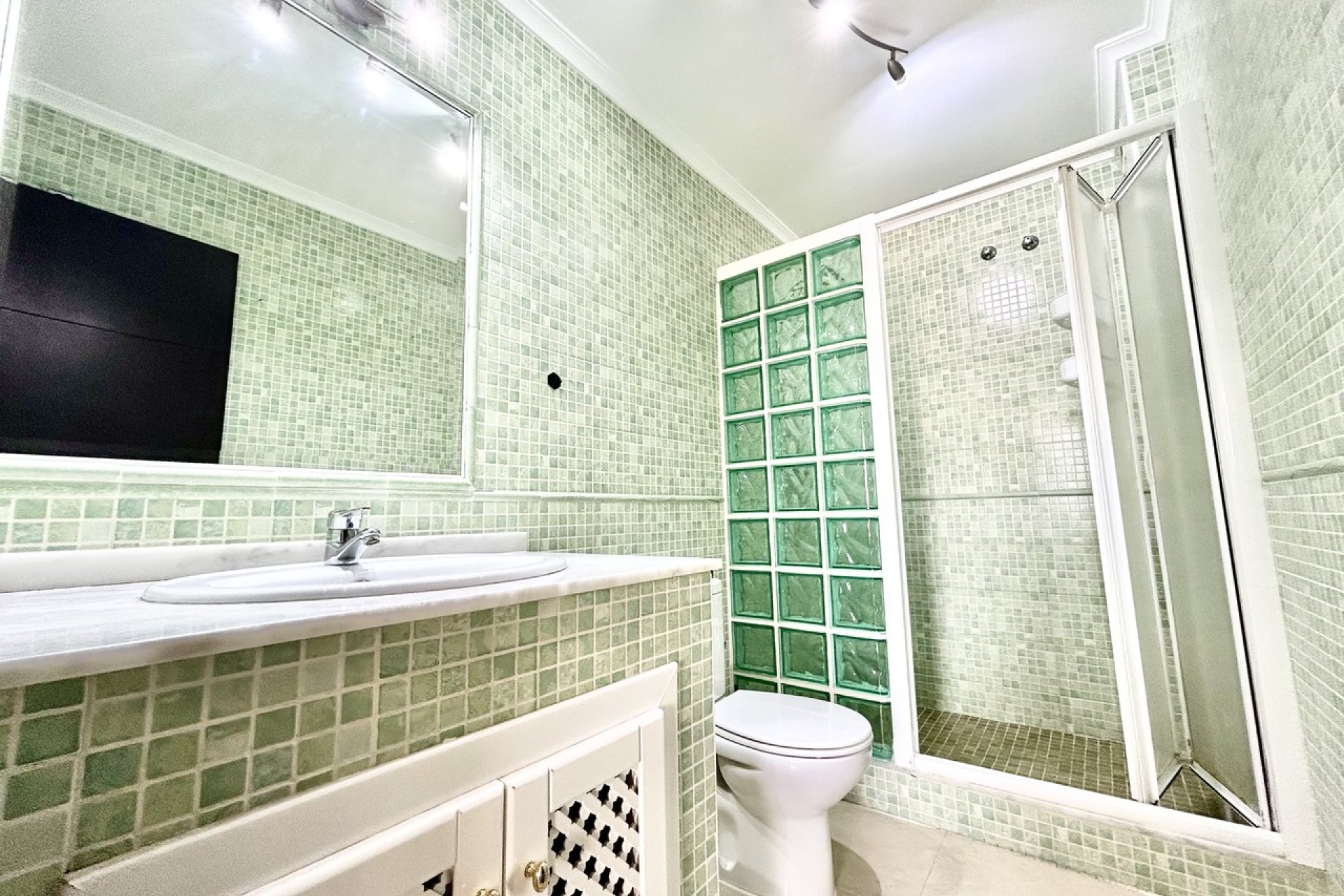 Revente - Apartment -
Villamartin - Costa Blanca