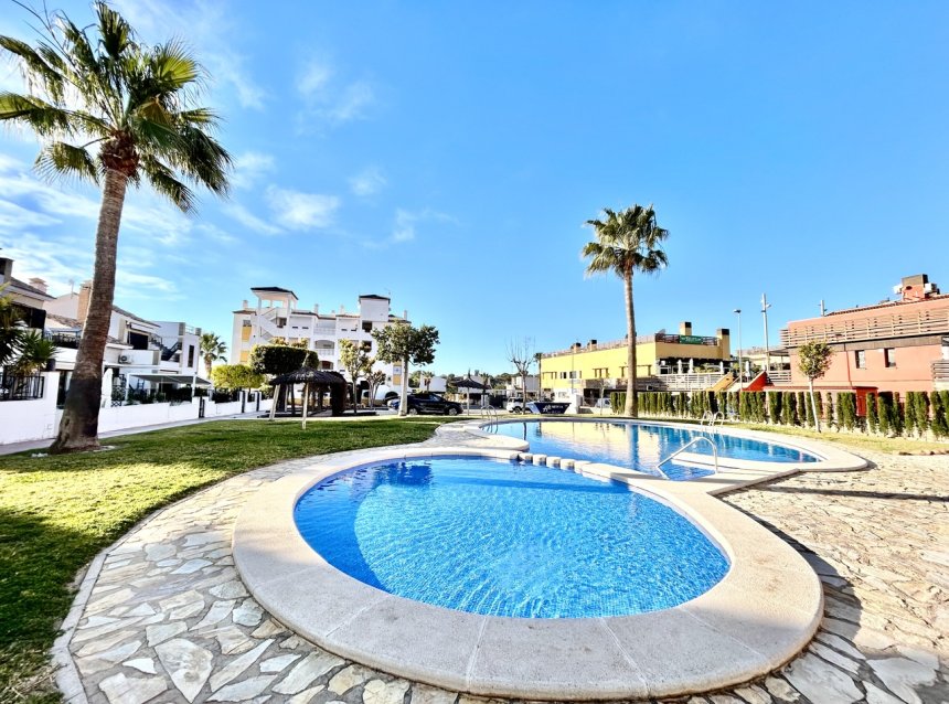Revente - Apartment -
Villamartin - Costa Blanca