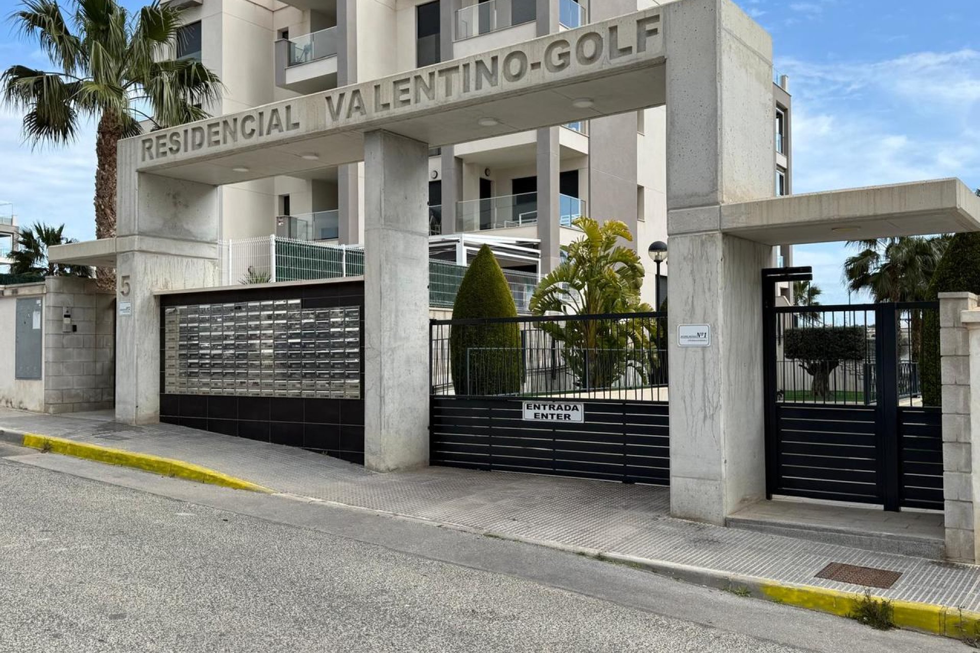 Revente - Apartment -
Villamartin - Costa Blanca