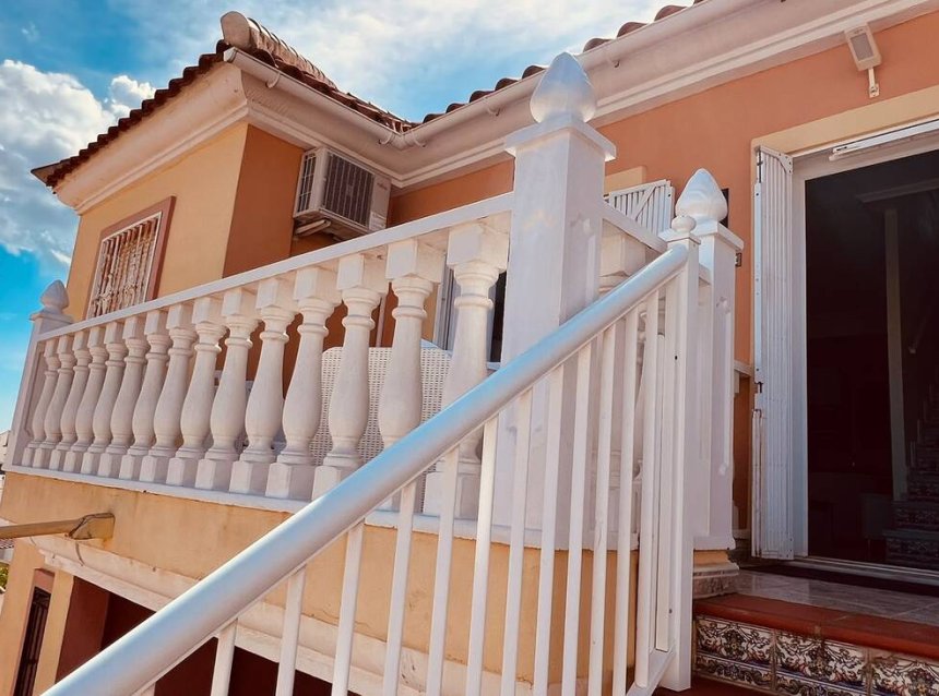 Revente - Apartment -
Villamartin - Costa Blanca