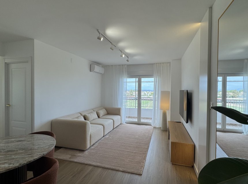 Revente - Attique -
Punta Prima - Costa Blanca