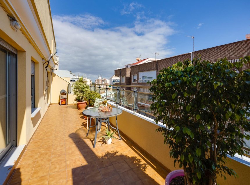 Revente - Attique -
Torrevieja - Centro