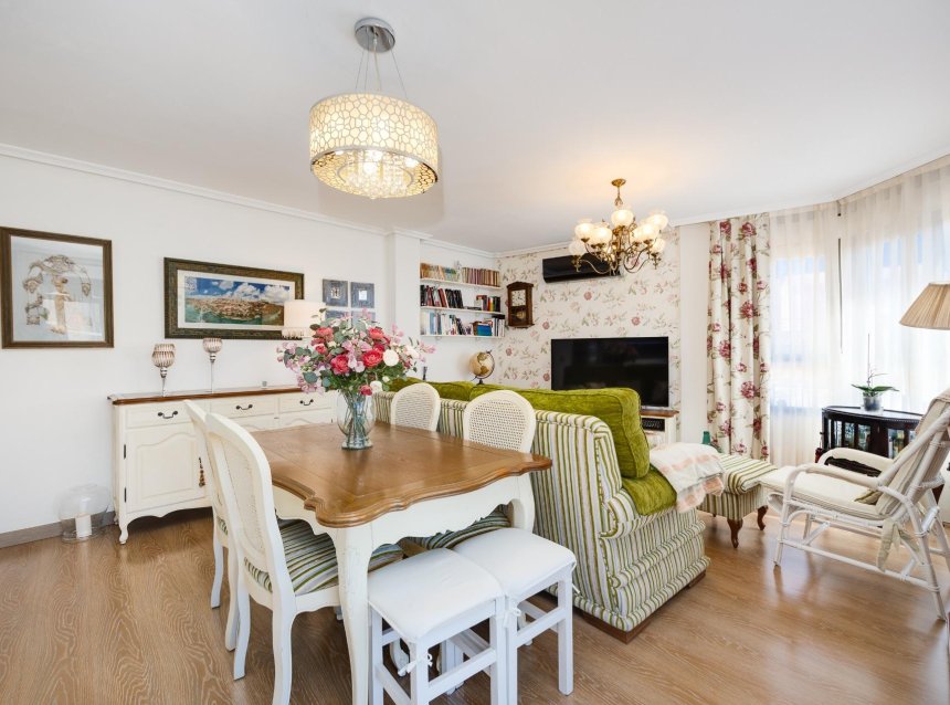 Revente - Attique -
Torrevieja - Centro