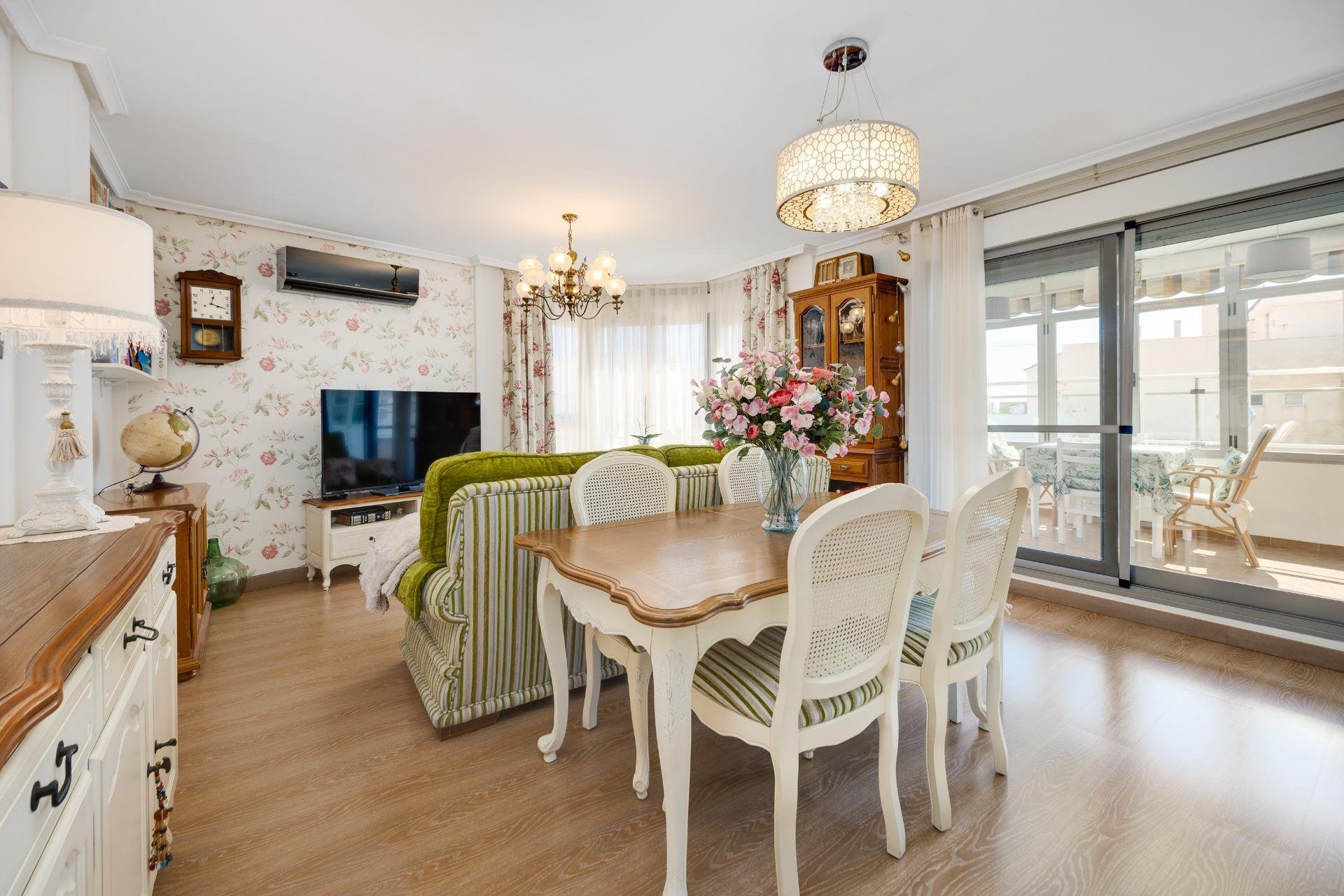 Revente - Attique -
Torrevieja - Centro