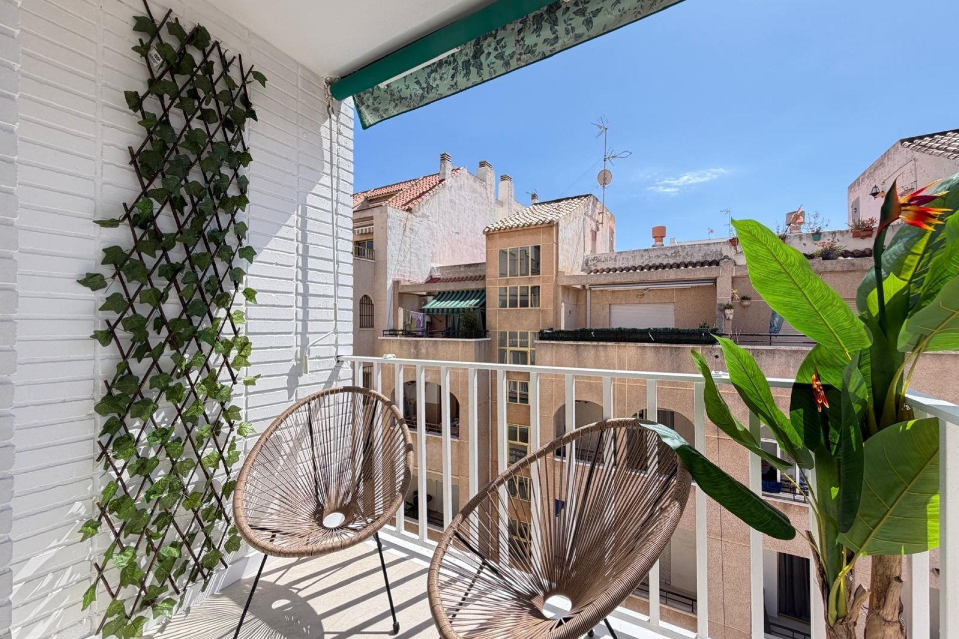 Revente - Attique -
Torrevieja - Estacion De Autobuses