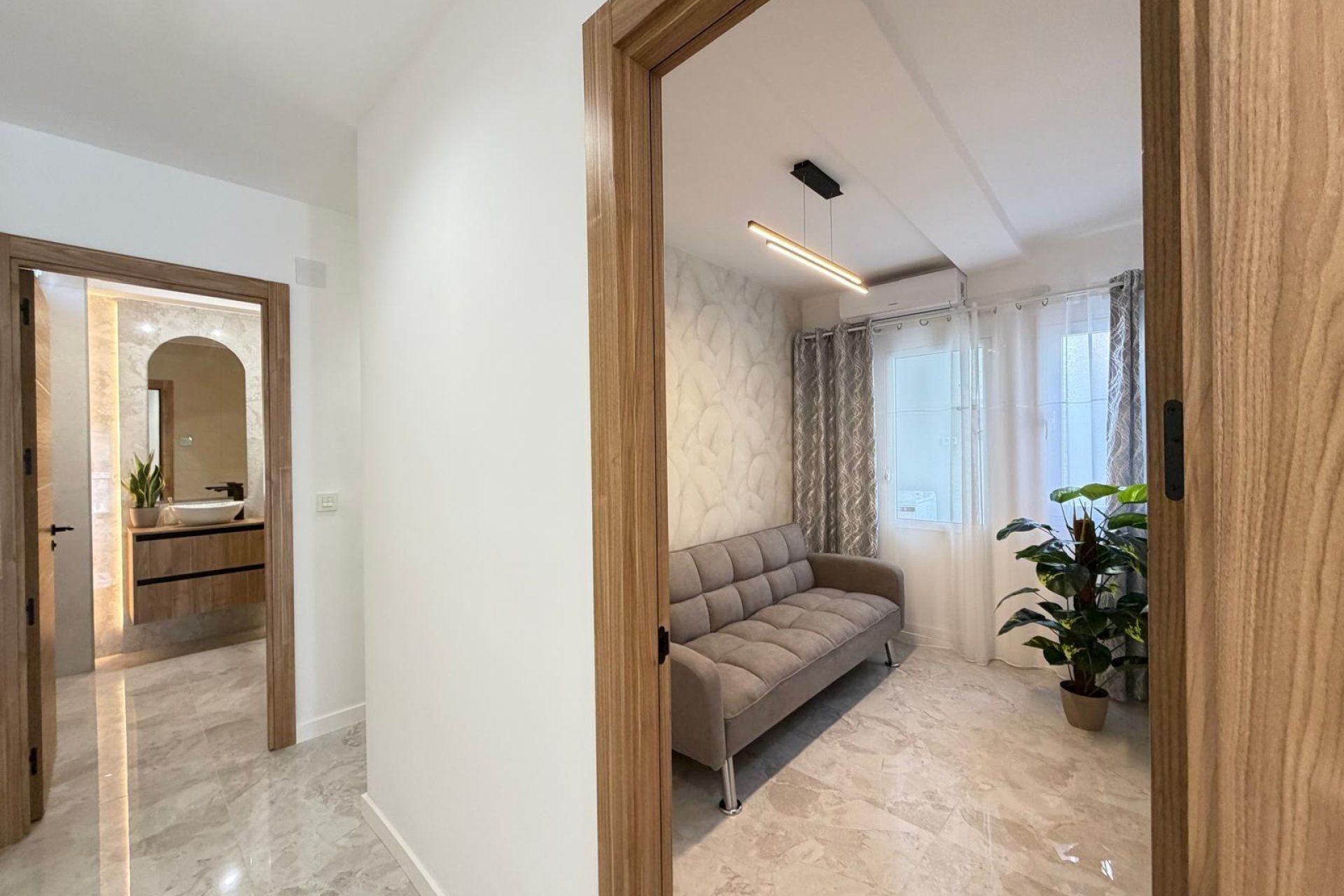 Revente - Attique -
Torrevieja - Estacion De Autobuses