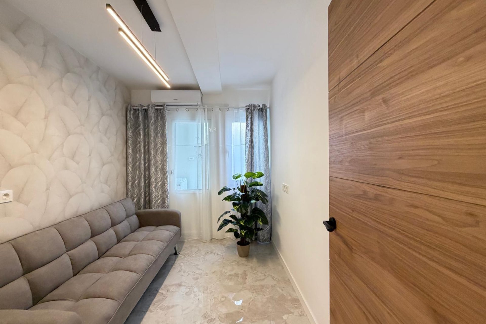 Revente - Attique -
Torrevieja - Estacion De Autobuses