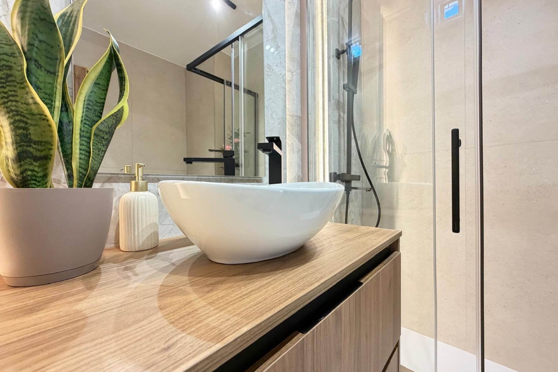 Revente - Attique -
Torrevieja - Estacion De Autobuses