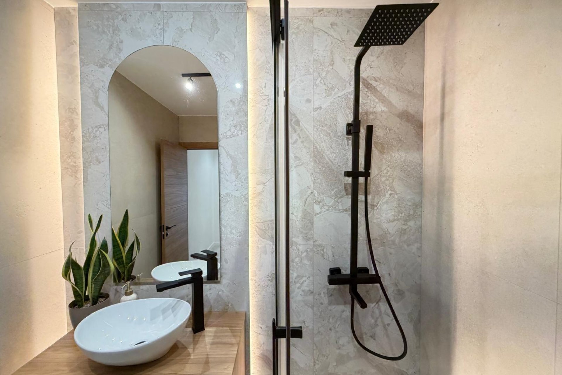 Revente - Attique -
Torrevieja - Estacion De Autobuses