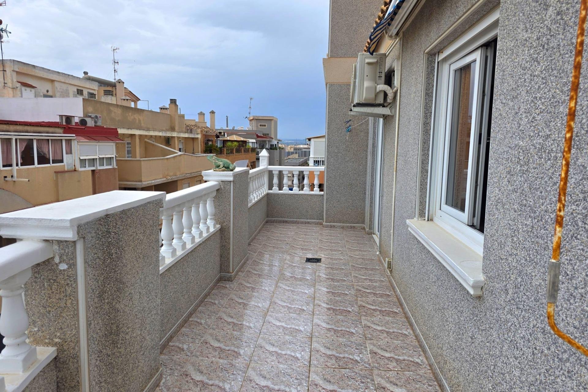 Revente - Attique -
Torrevieja - Estacion De Autobuses