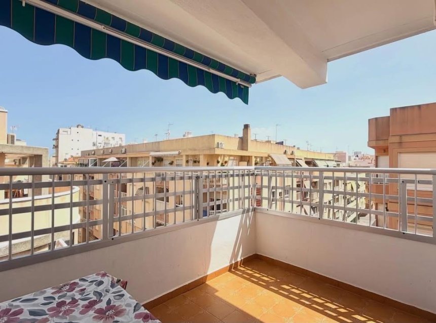Revente - Attique -
Torrevieja - Habaneras