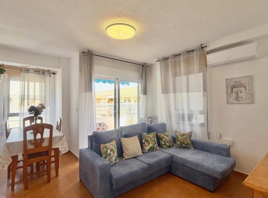 Revente - Attique -
Torrevieja - Habaneras