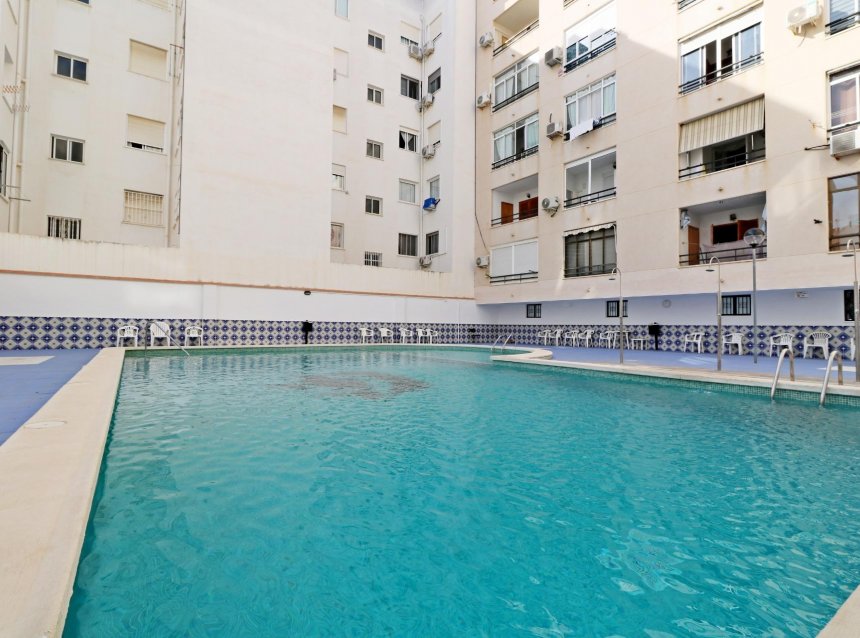 Revente - Attique -
Torrevieja - Habaneras