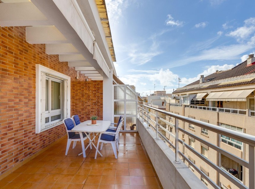 Revente - Attique -
Torrevieja - Paseo Maritimo