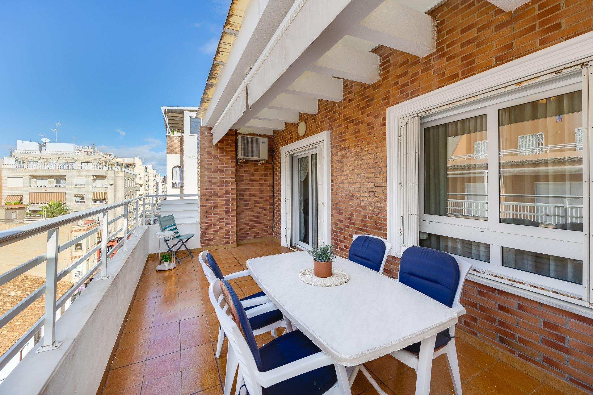Revente - Attique -
Torrevieja - Paseo Maritimo
