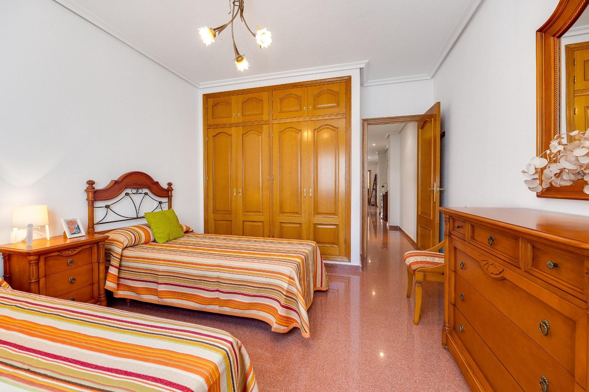 Revente - Attique -
Torrevieja - Paseo Maritimo