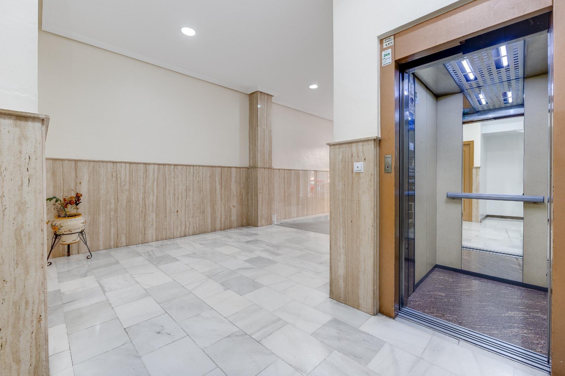 Revente - Attique -
Torrevieja - Paseo Maritimo