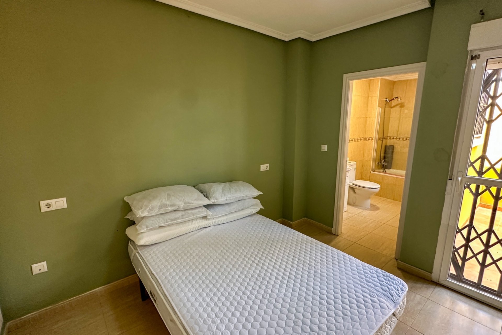 Revente - Bungalow -
Daya Nueva - Costa Blanca