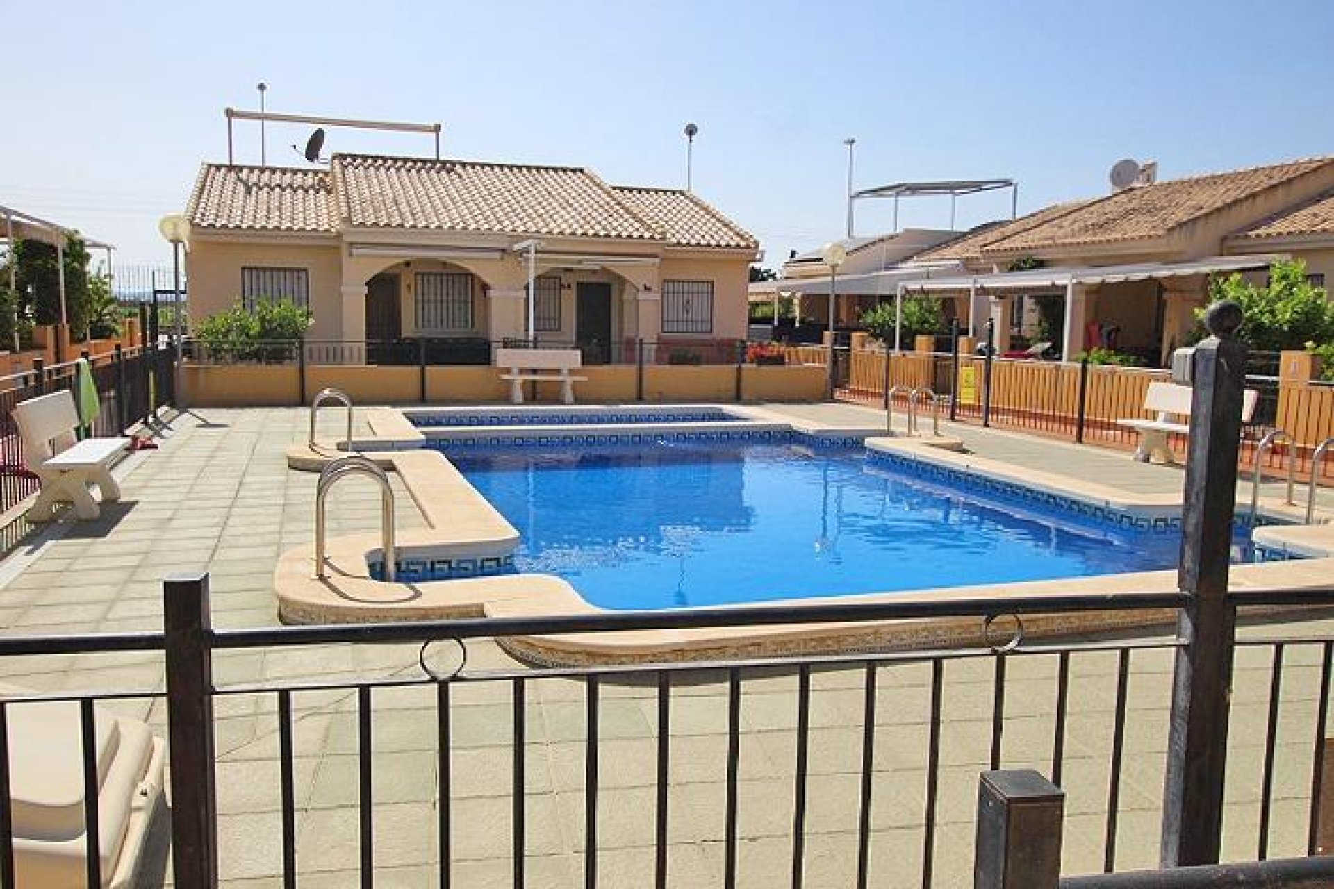 Revente - Bungalow -
Guardamar del Segura - 03140