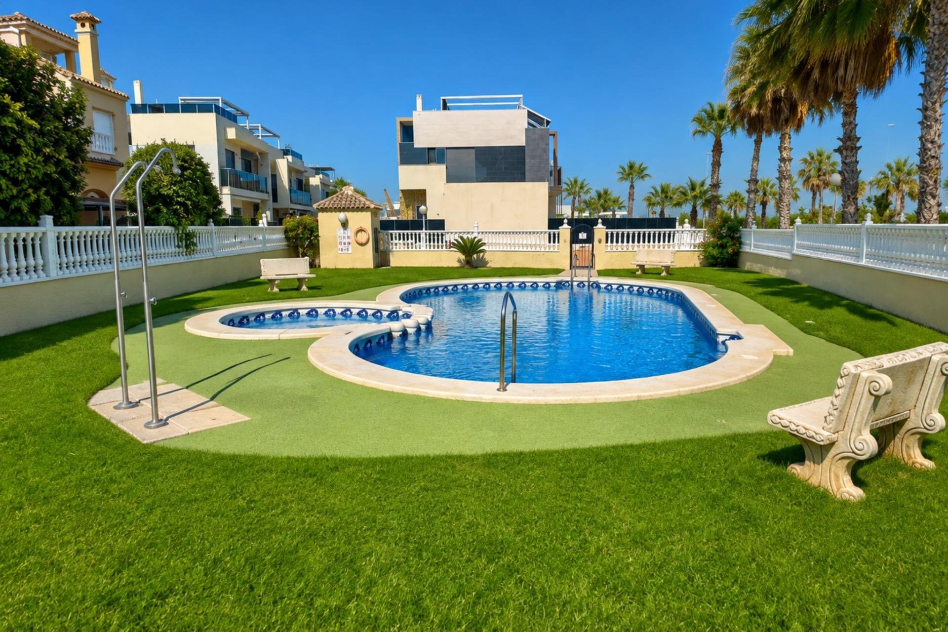 Revente - Bungalow -
Orihuela Costa - Lomas de Cabo Roig