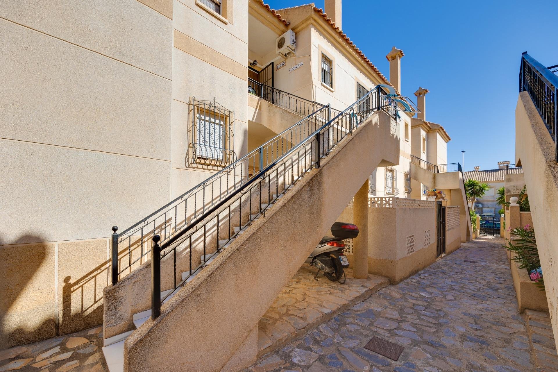 Revente - Bungalow -
Torrevieja - Aguas Nuevas