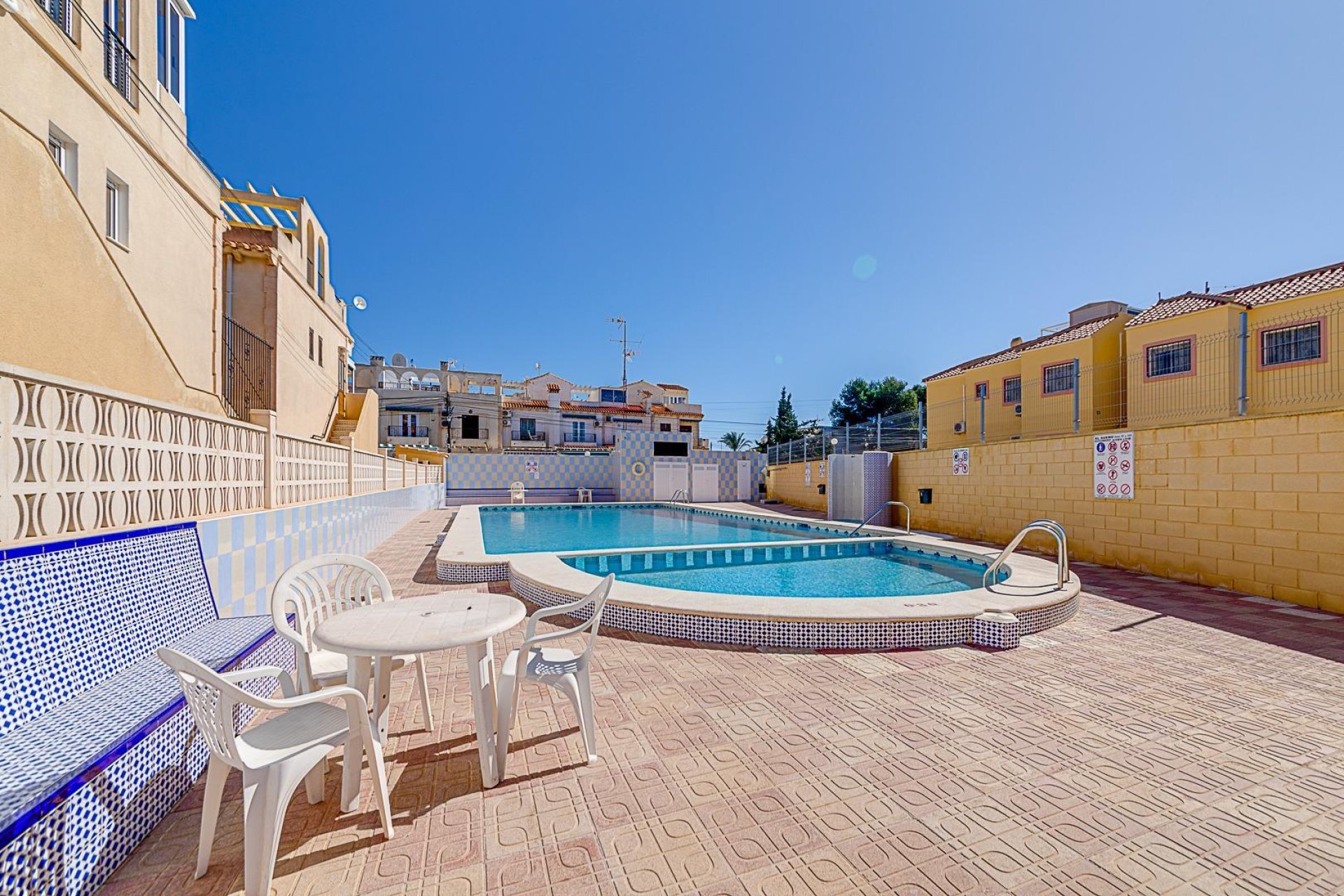 Revente - Bungalow -
Torrevieja - La Siesta - El Salado - Torreta