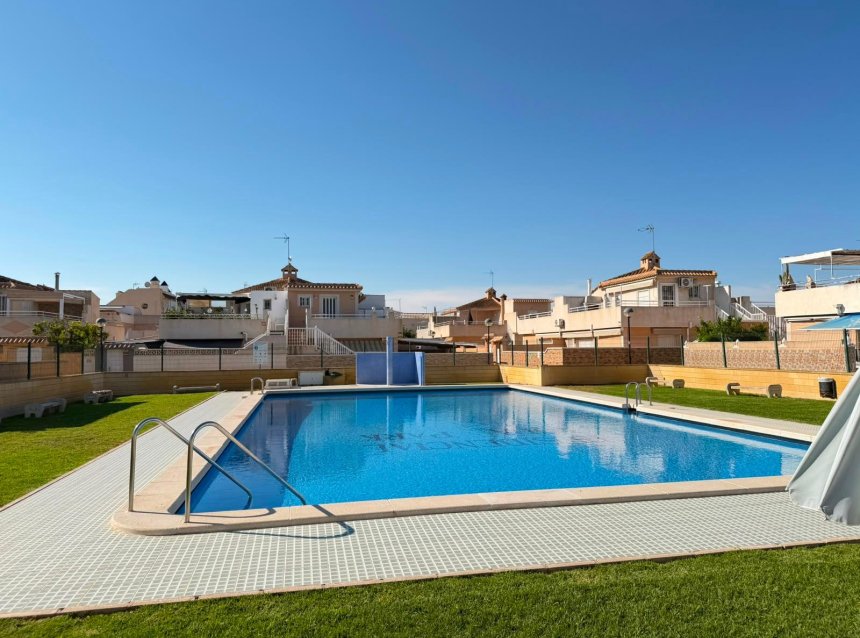 Revente - Quad House -
Torrevieja - Carrefour