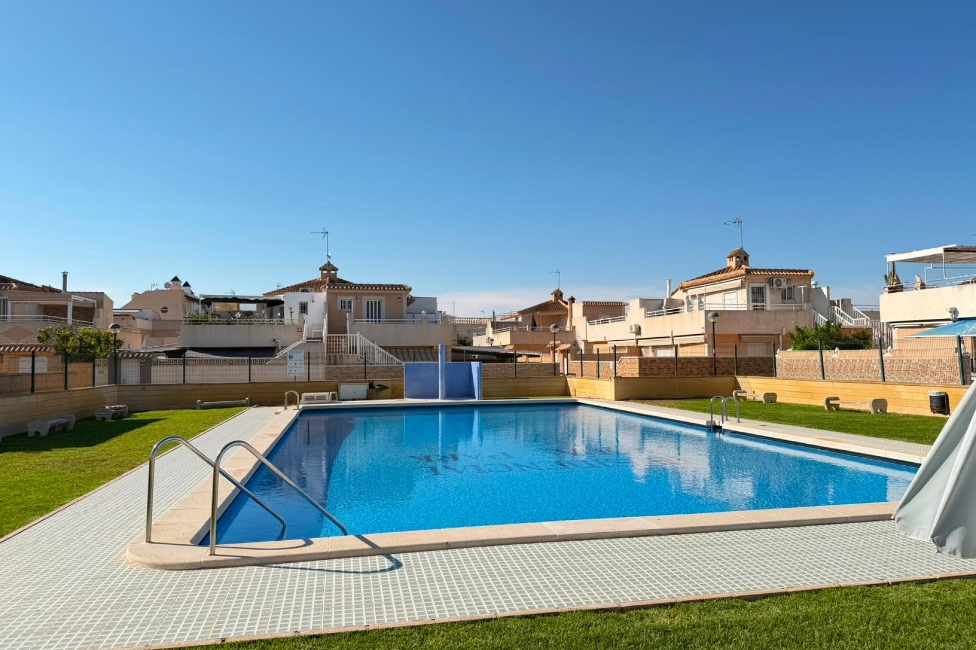 Revente - Quad House -
Torrevieja - Carrefour