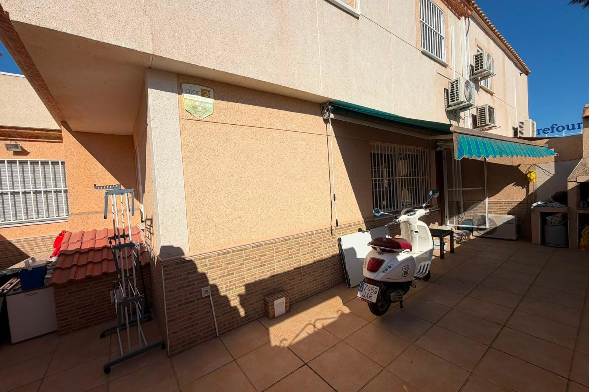 Revente - Quad House -
Torrevieja - Carrefour