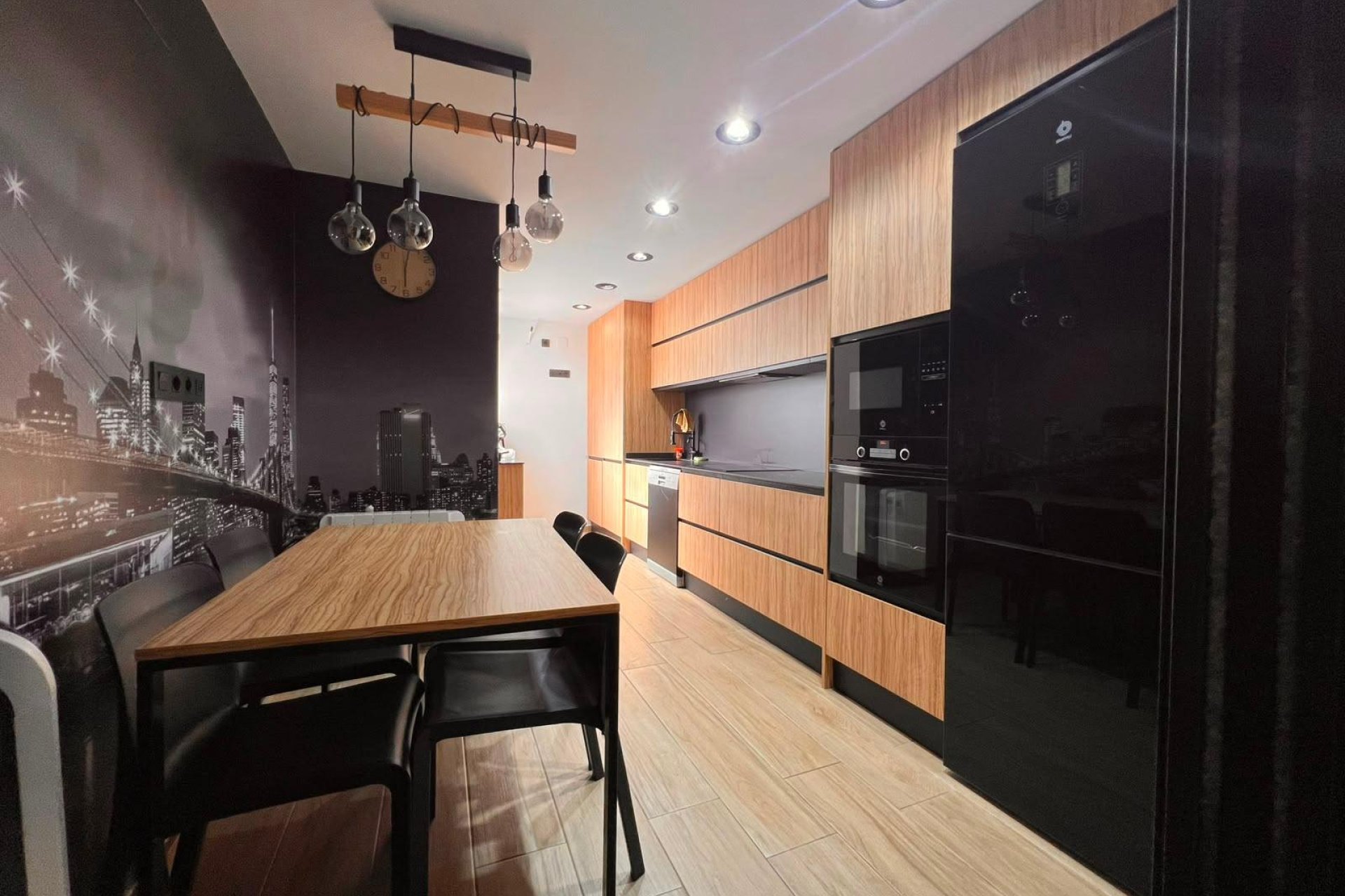 Revente - Quad House -
Torrevieja - Carrefour