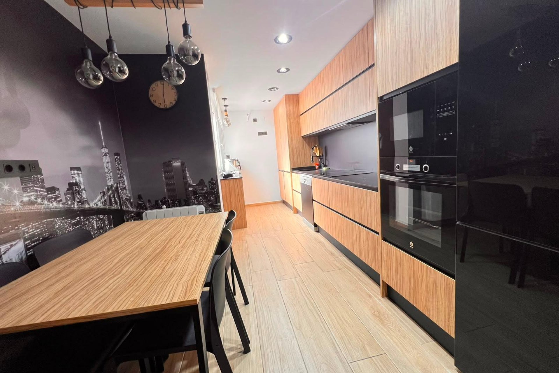 Revente - Quad House -
Torrevieja - Carrefour