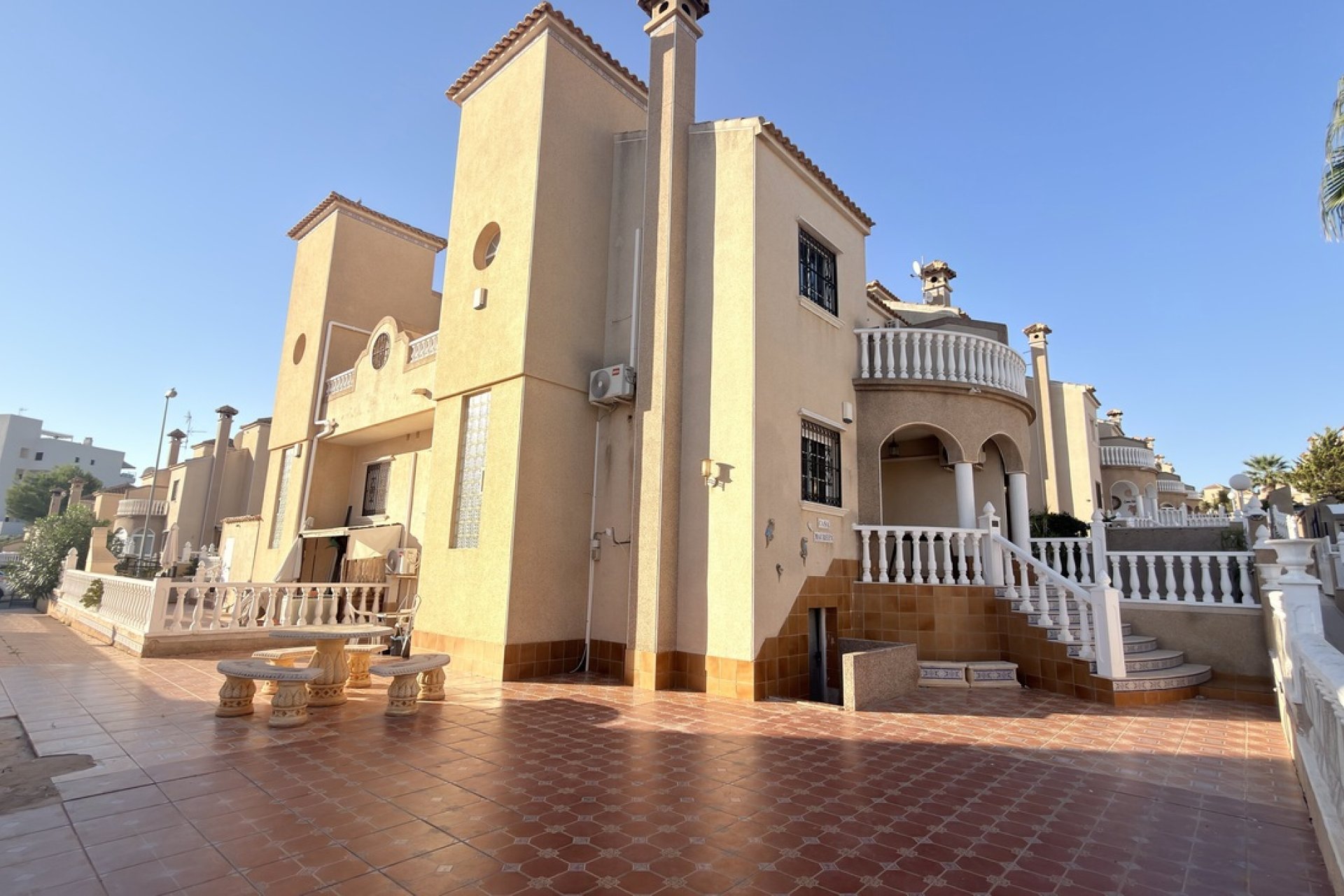 Revente - Semi Detached -
El Galan - Inland