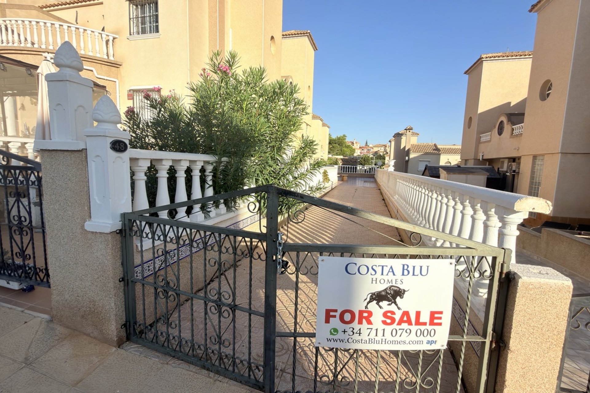 Revente - Semi Detached -
El Galan - Inland