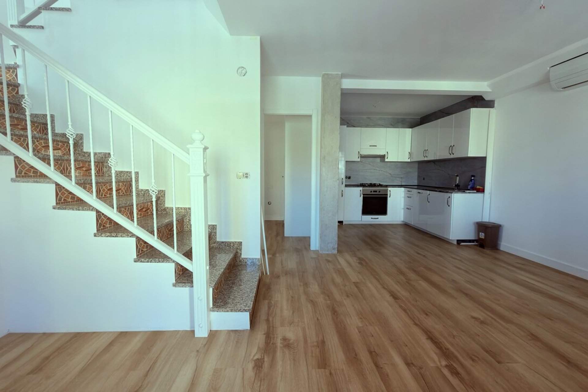 Revente - Semi Detached -
El Galan - Inland