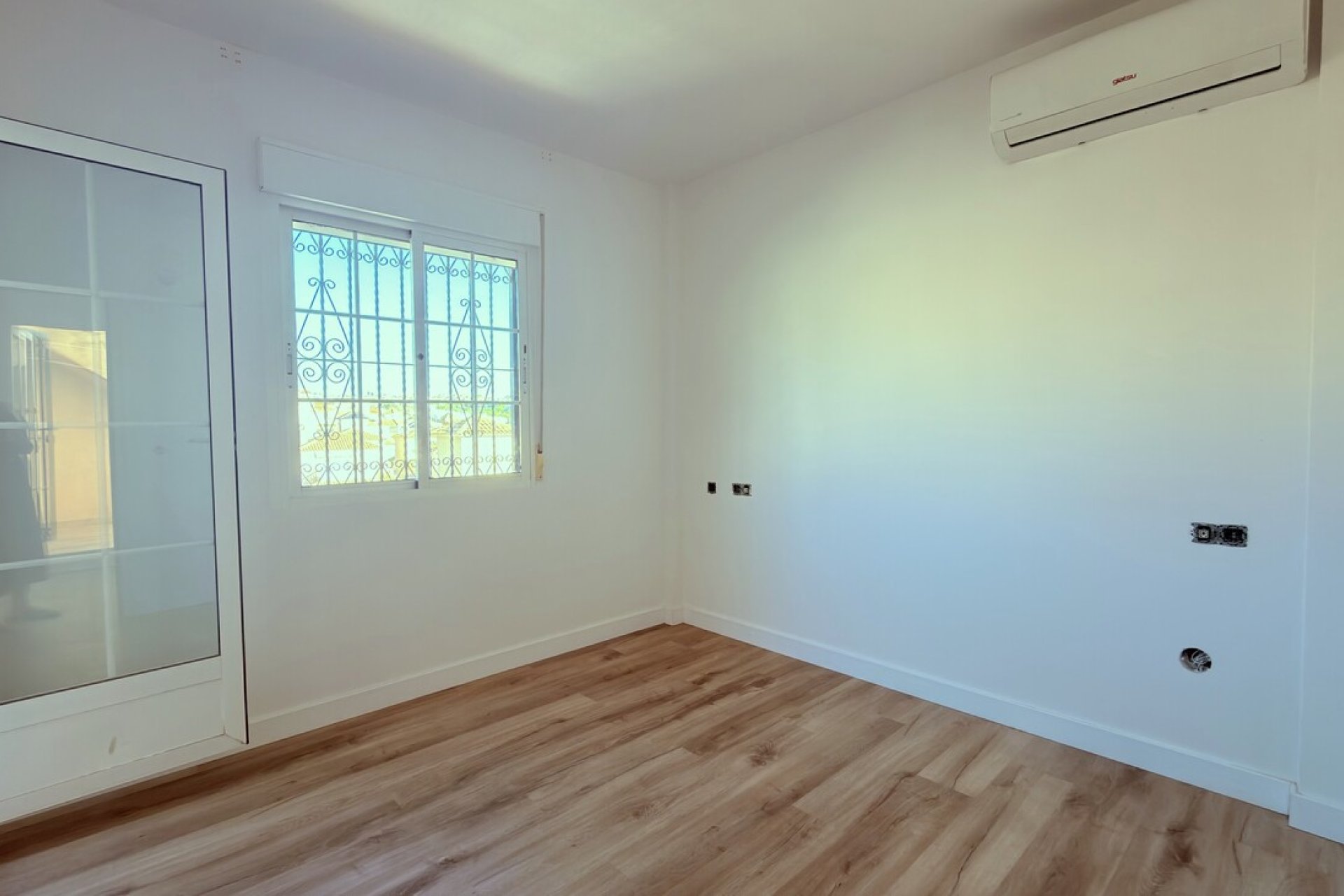 Revente - Semi Detached -
El Galan - Inland