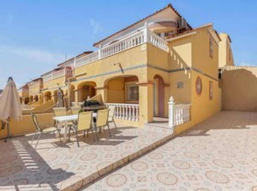 Revente - Semi Detached -
Orihuela Costa