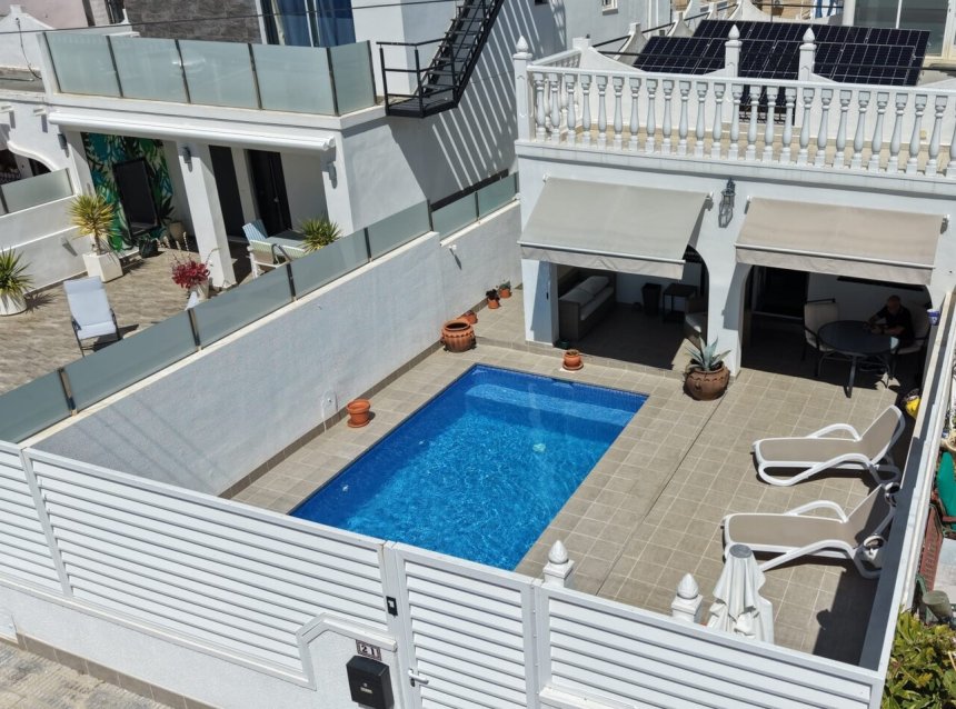 Revente - Semi Detached -
Villamartin - Costa Blanca