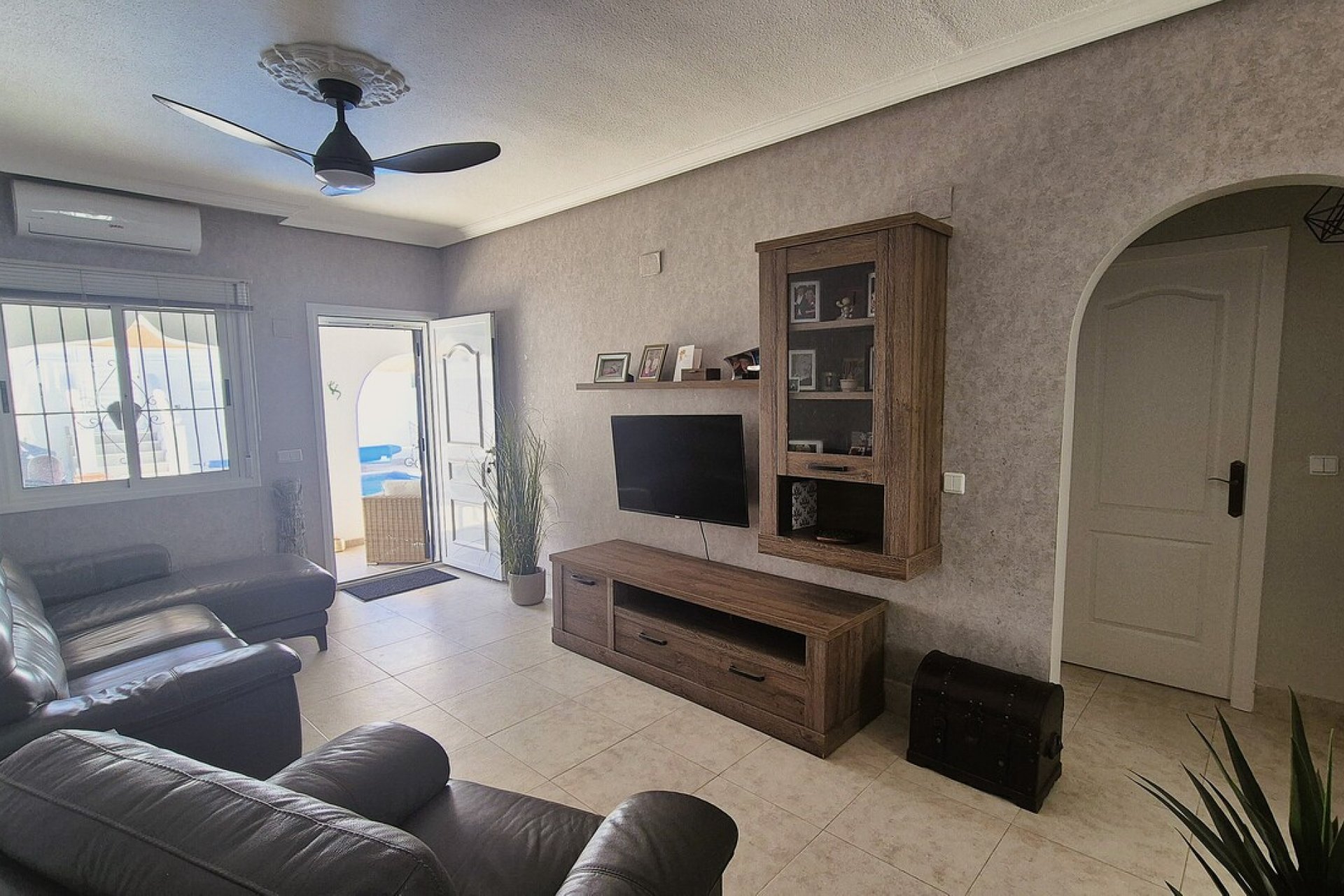 Revente - Semi Detached -
Villamartin - Costa Blanca