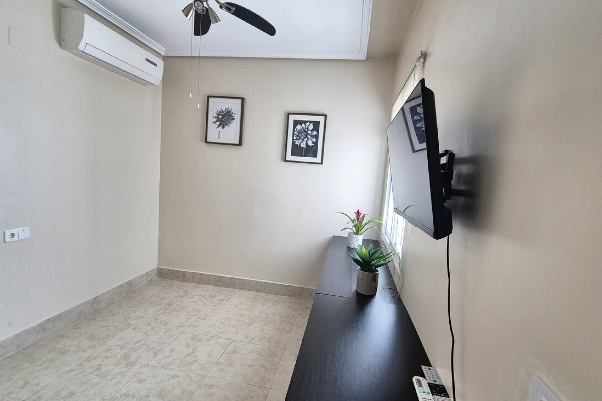 Revente - Semi Detached -
Villamartin - Costa Blanca