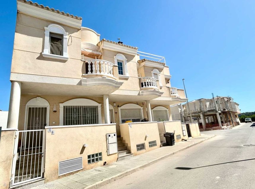 Revente - Town House -
Heredades - Costa Blanca