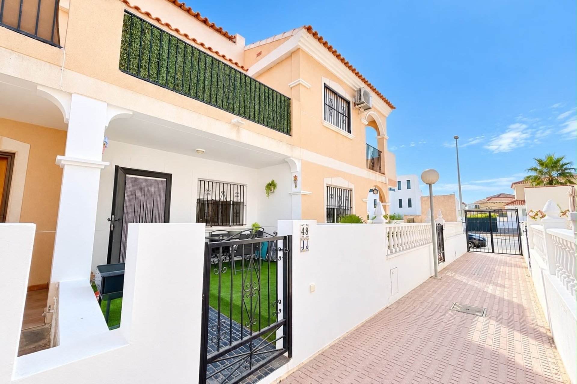 Revente - Town House -
La Zenia - Costa Blanca