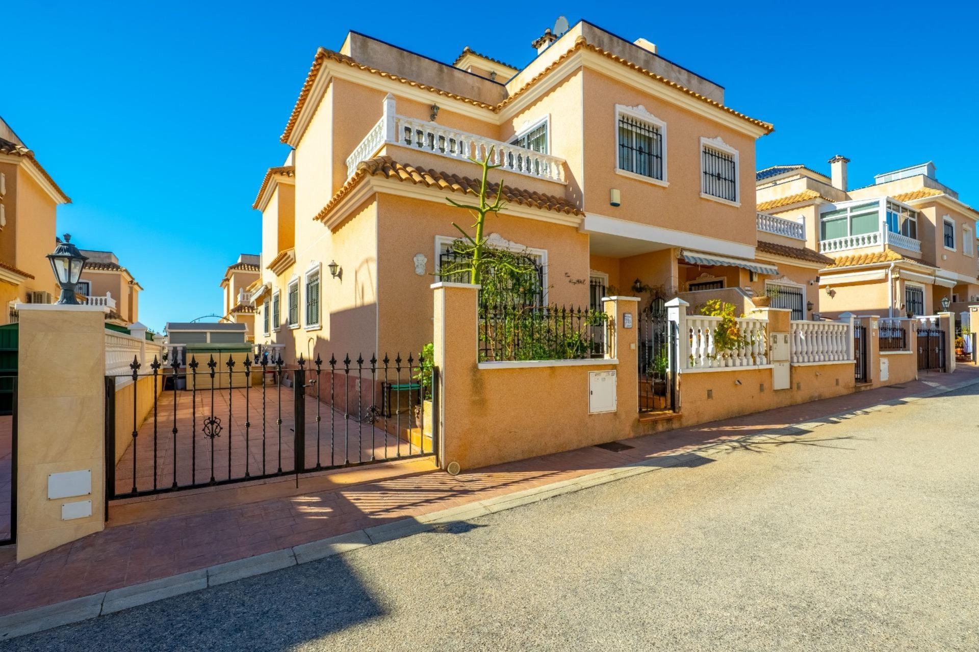 Revente - Town House -
Orihuela Costa - La Regia