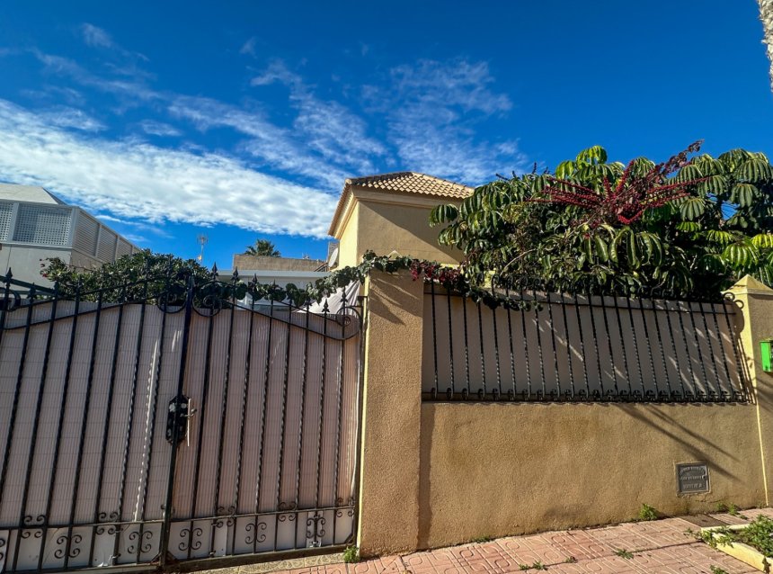 Revente - Town House -
Torrevieja - Costa Blanca