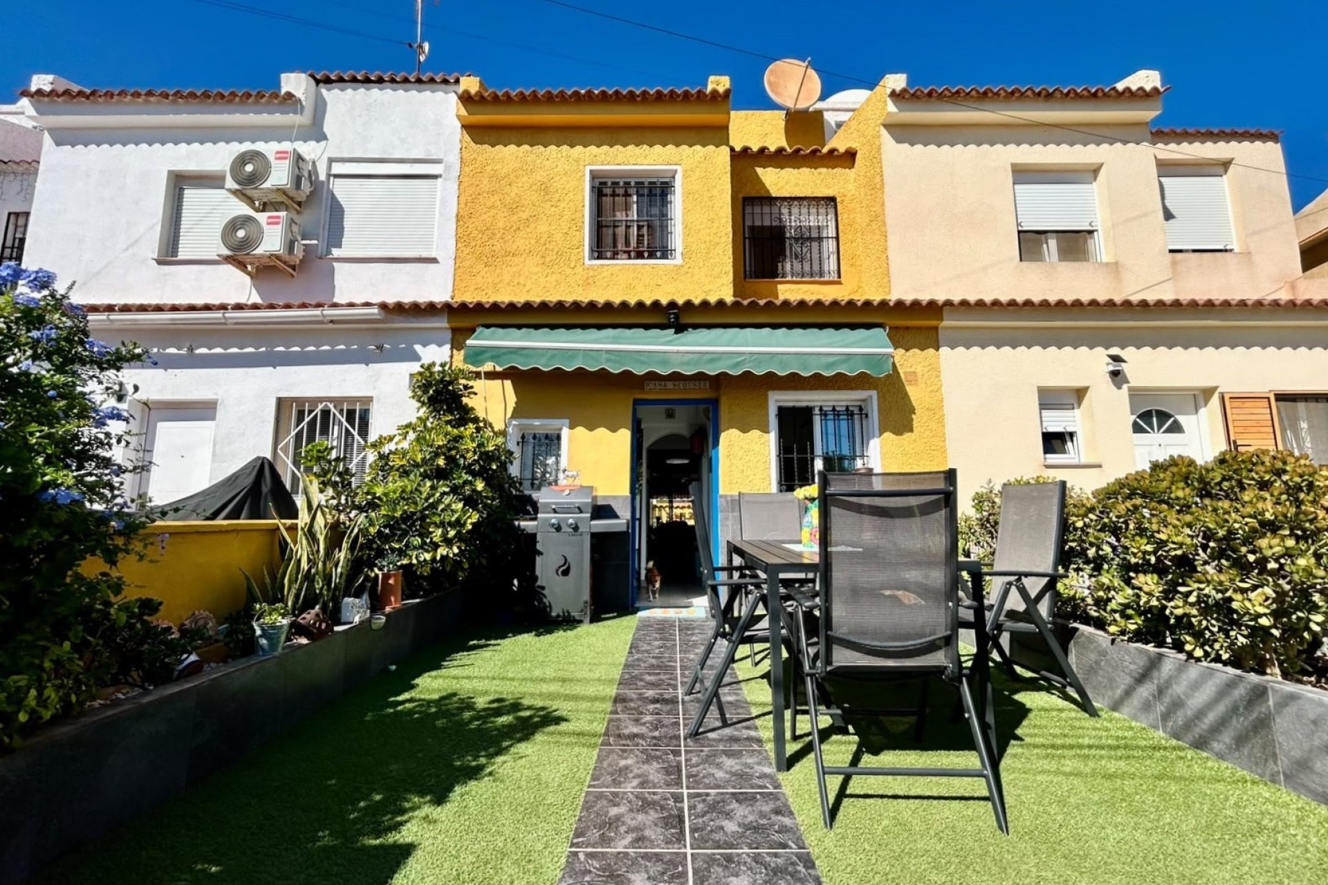 Revente - Town House -
Torrevieja - Costa Blanca