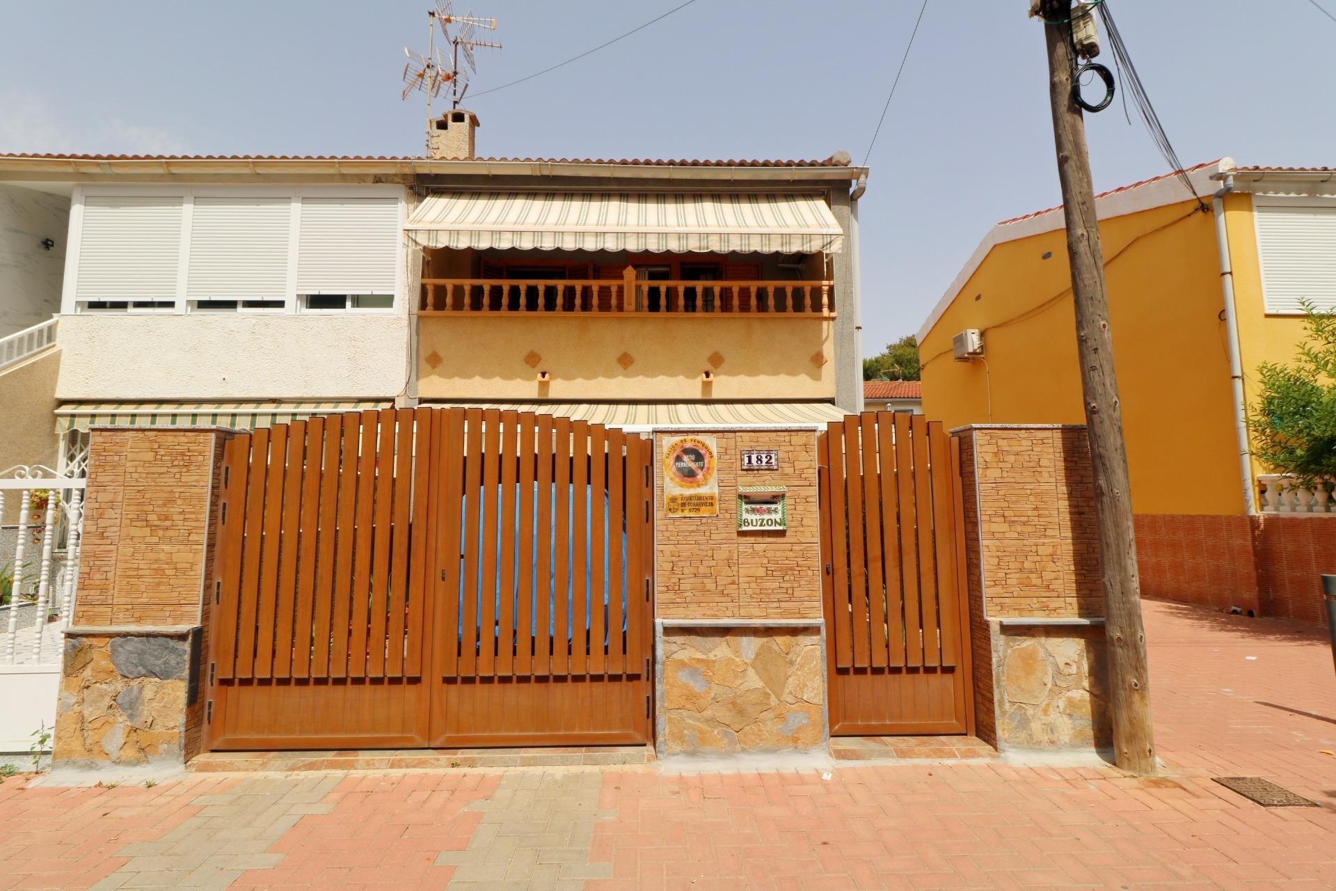 Revente - Town House -
Torrevieja - Playa De Los Naufragos