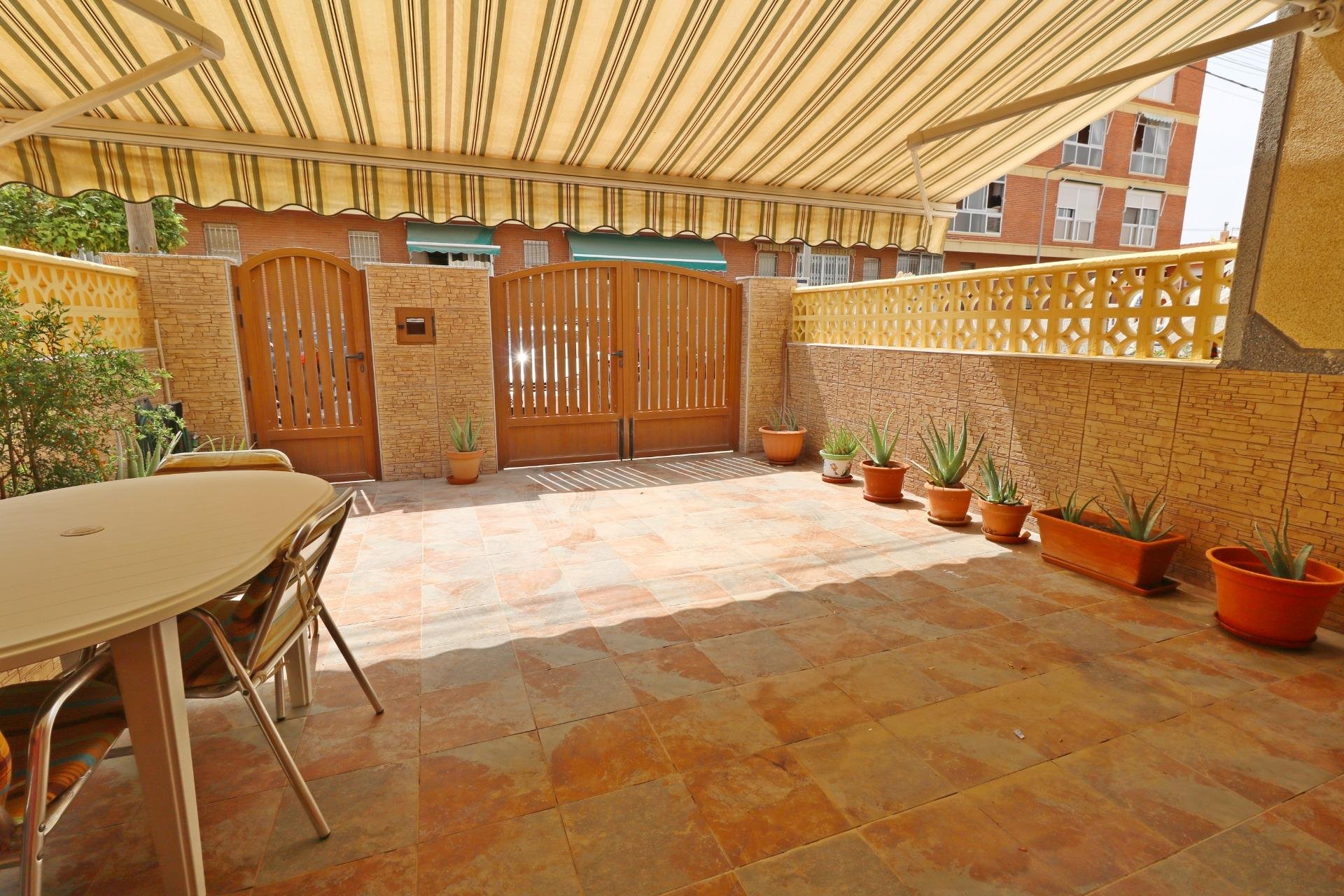 Revente - Town House -
Torrevieja - Playa De Los Naufragos